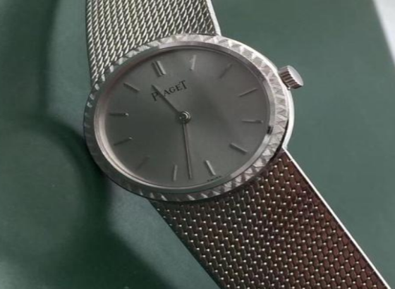 伯爵手表更換表帶怎么換?