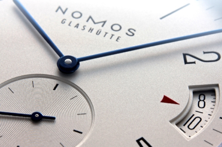 nomos腕表表冠保养