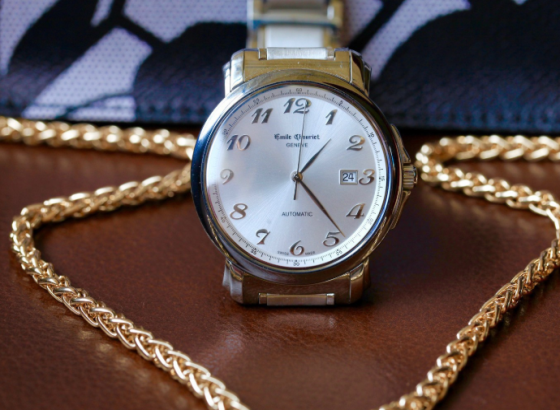 艾米龙手表多久保养一次一次多少钱