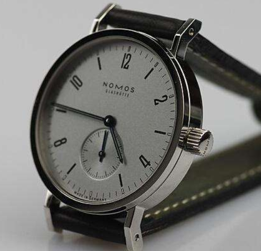 NOMOS手表的防水橡胶圈为何会老化?