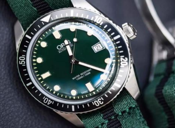 豪利时(Oris)Aquis深度计的检验