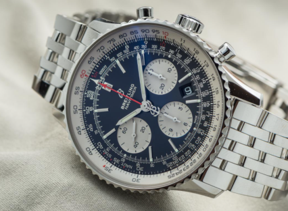 百年灵Navitimer B01