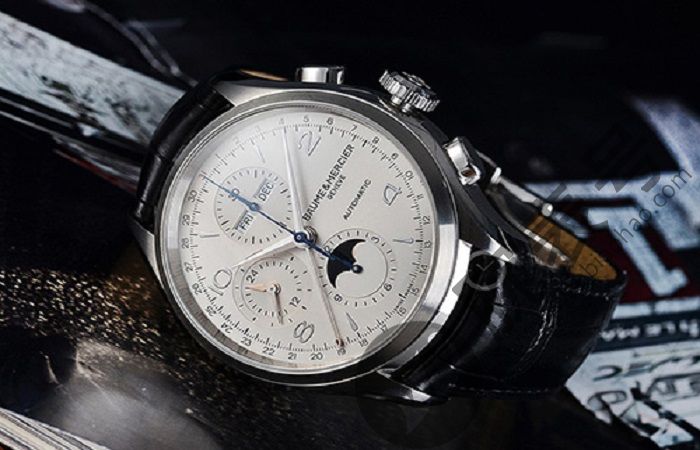 动手Baume＆Mercier Clifton完成日历审查