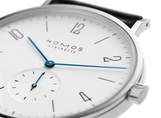 NOMOS手表更换日期