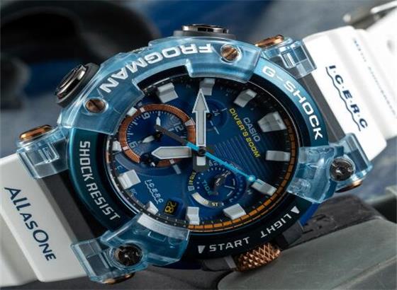 卡西欧 G-Shock Frogman 举手