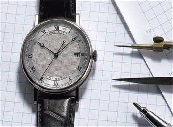 法穆兰穆勒手表如何更换表带？