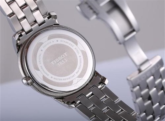 如何更换天梭手表的表带扣？