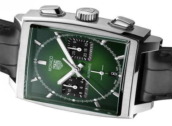 豪雅首次推出限量版摩纳哥绿色表盘腕表