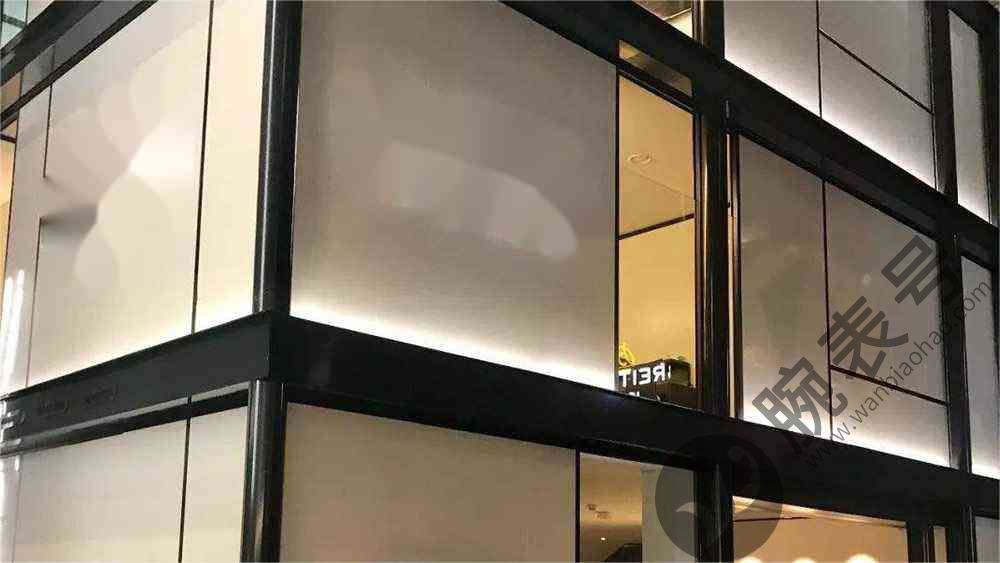 爱马仕手表怎么调日期