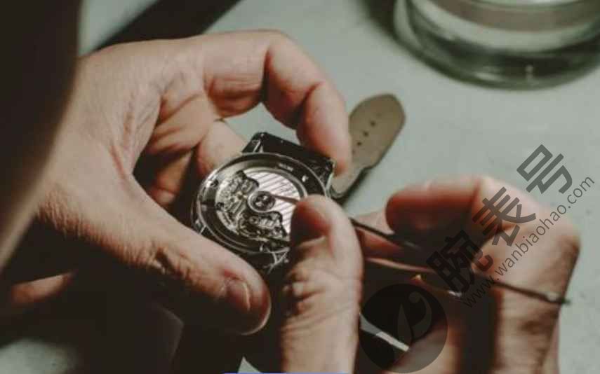 CK手表更换表带的步骤