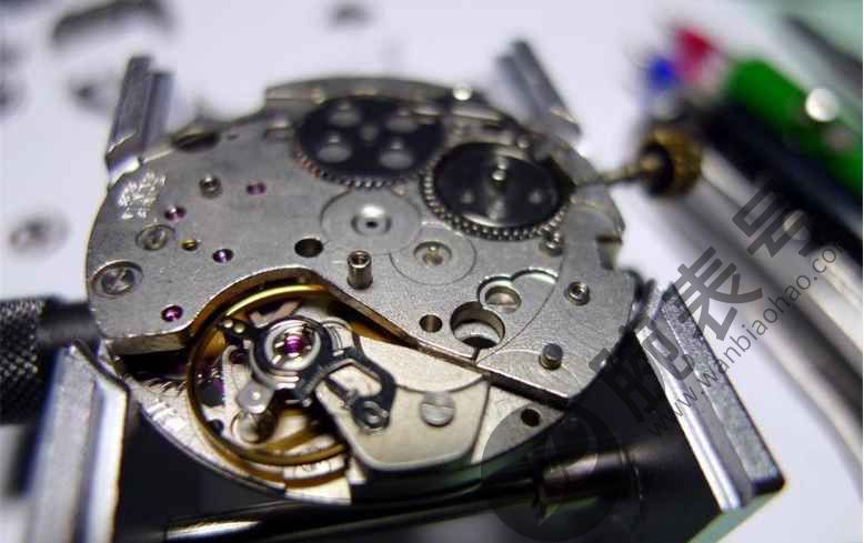 NOMOS手表的轻微划痕如何修复