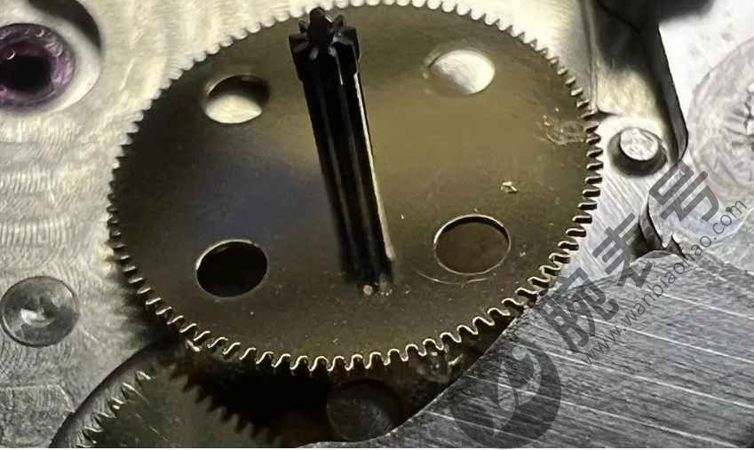 艾米龙手表更换一块新表壳价格是多少