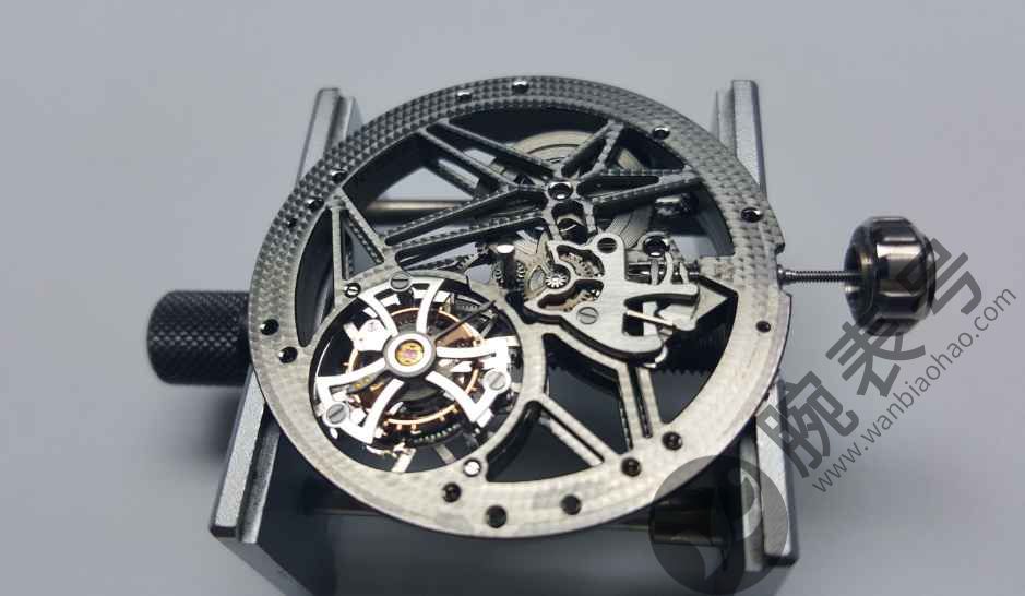 艾米龙手表佩带时和不戴时误差为什么不一样