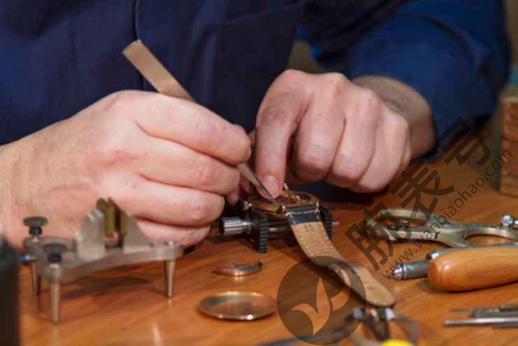 罗杰杜彼手表表把头摔断了还能修吗