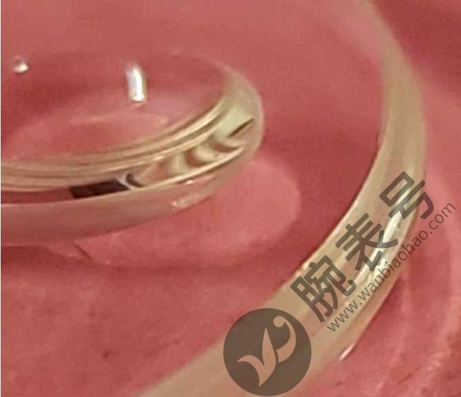 更换劳力士表镜的具体步骤